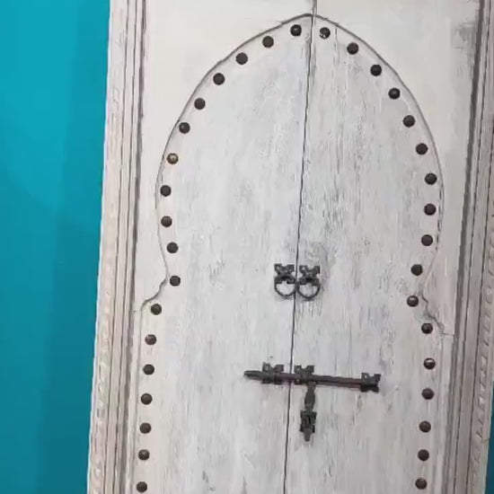 Historical Morrish Artwork Morocan Entryway White Door with Carved Handle Locker Rustic Wood Mediterranean Berber Front Double Door for Sale