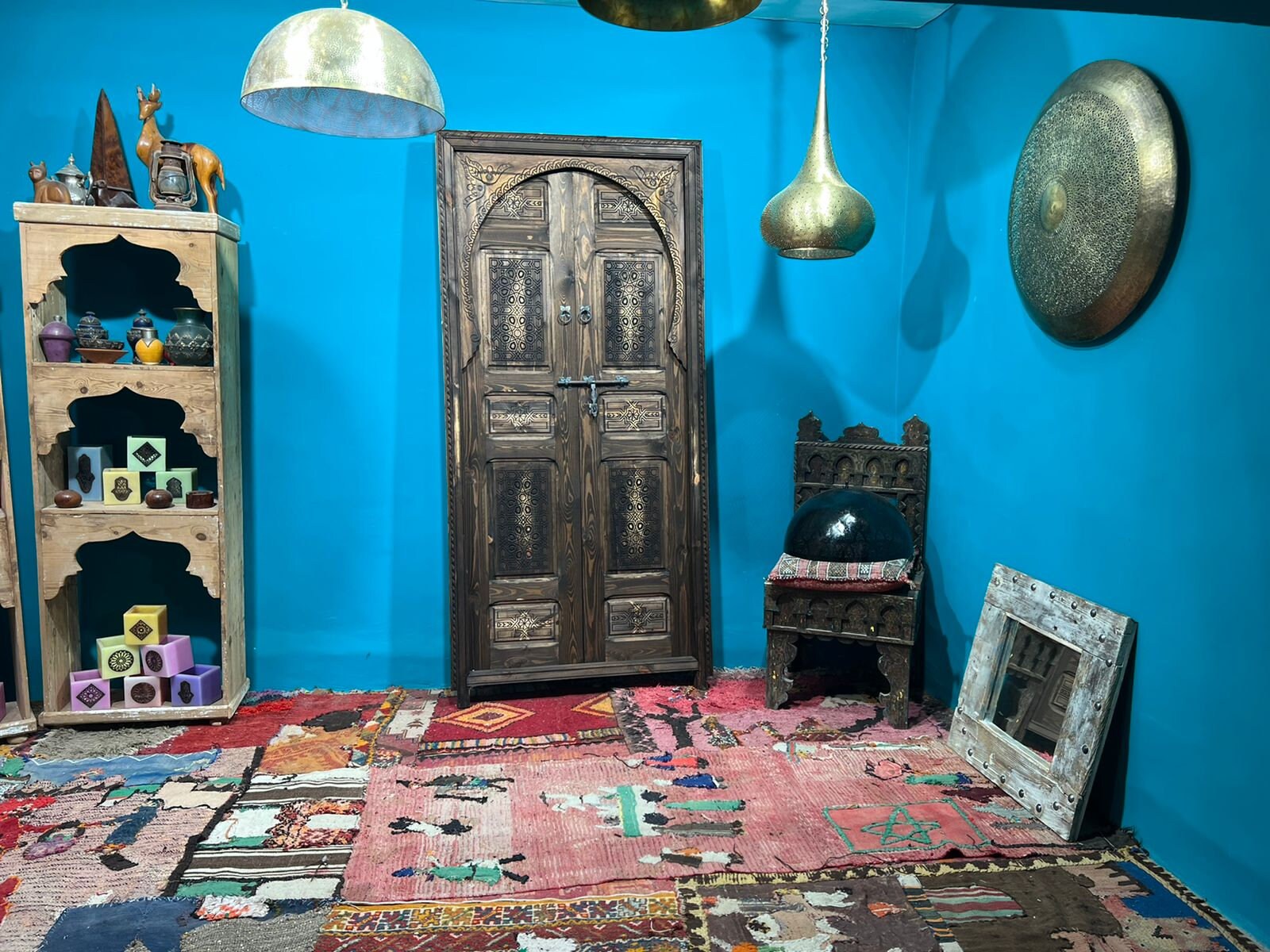 Porte d'exterieur et d intérieure, Porte marocaine, Wall deco Double Carved Wooden Door marocaine, déco murale, tailler la porte sculpté ,