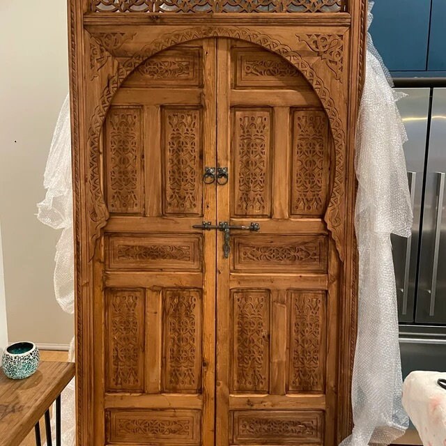Free Shipping For This Double Extra Large Wooden Door Crafted With The Best Quality  Of Wood With Carved Iron Locker And Handlle