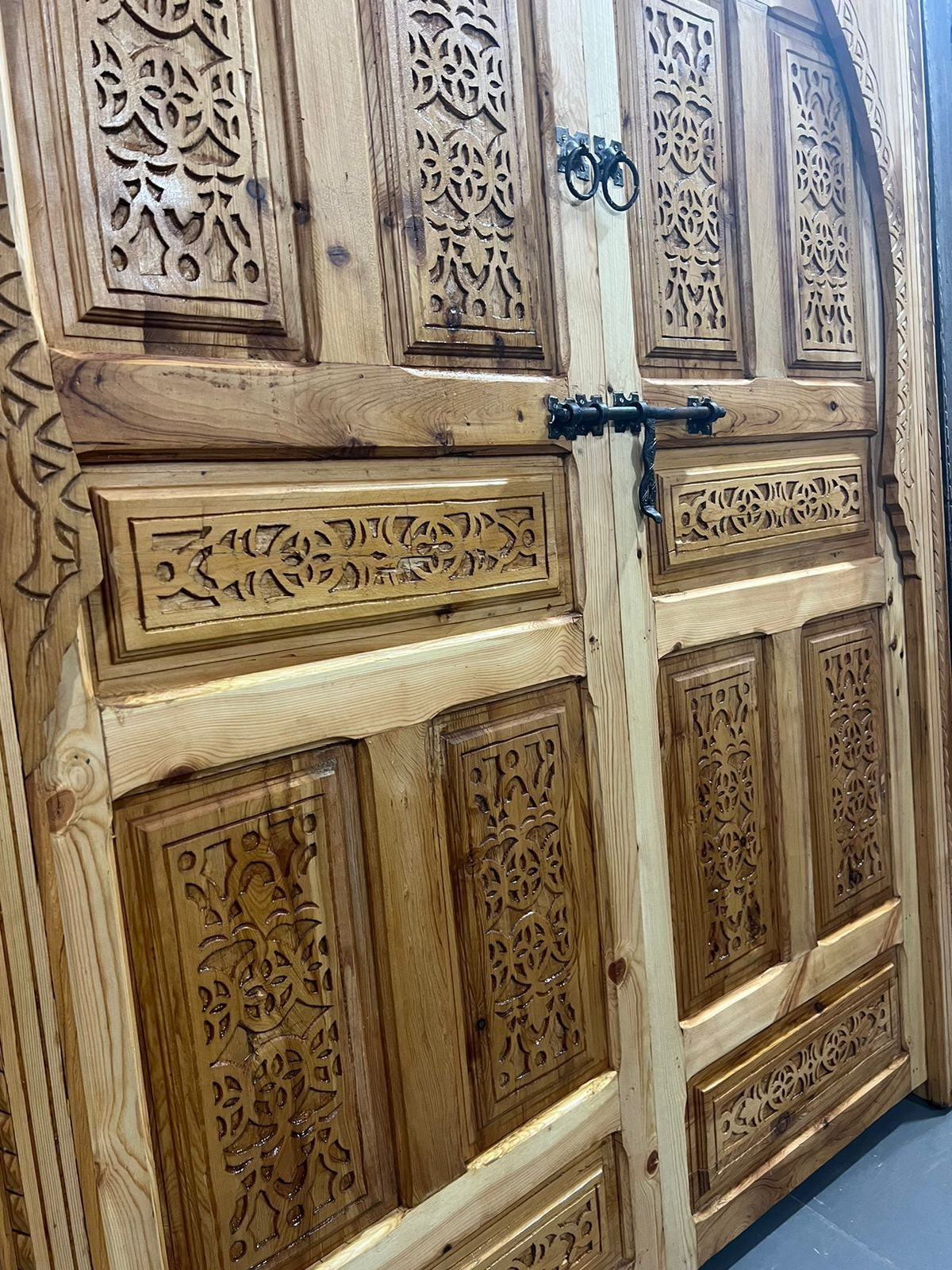Large handmade wooden Carved door with the possibility of making it to measure for your entrance door, interior or exterior, wall decoration