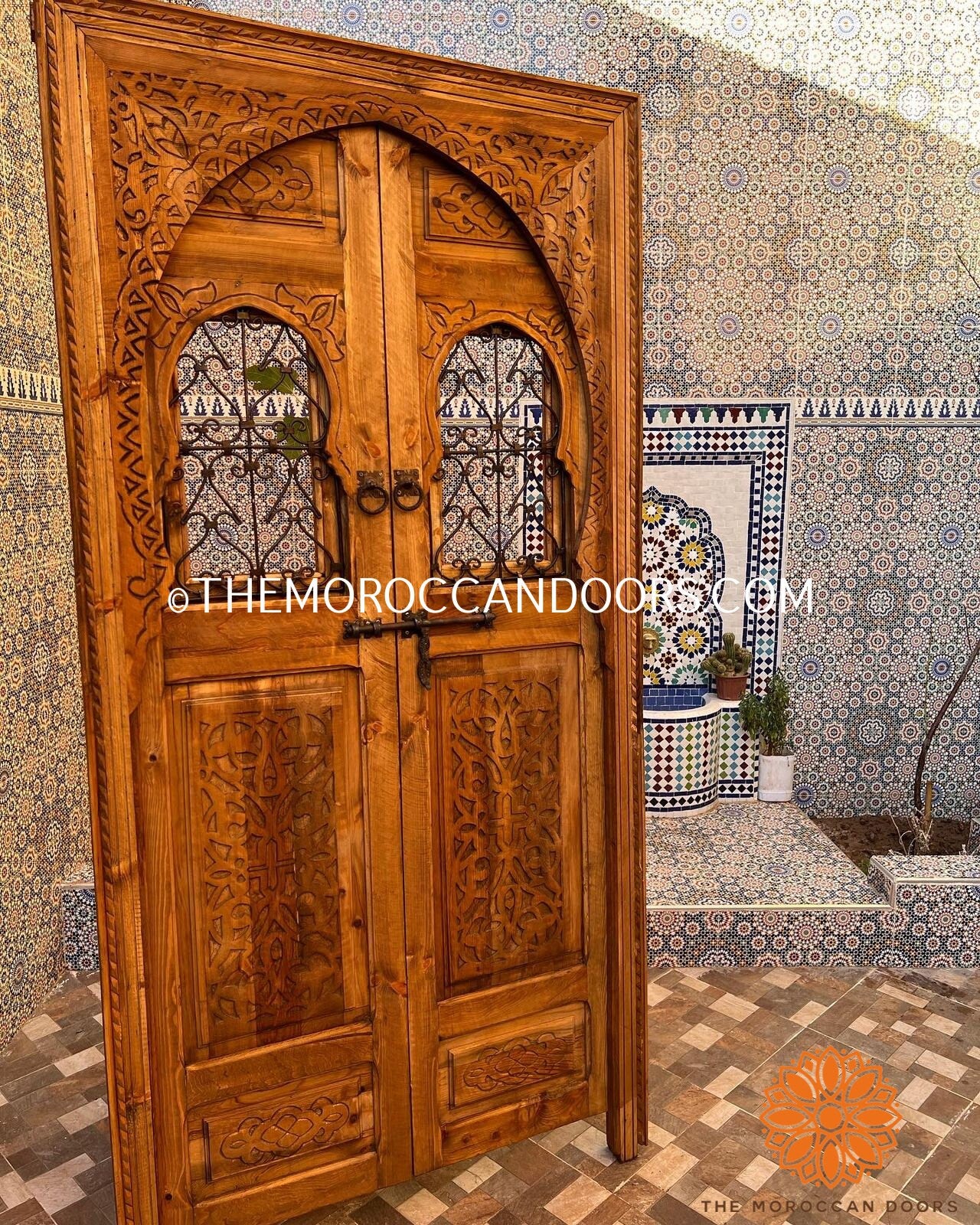 Traditional Geometric Carved Large Moroccan Double Panel Wooden Indoor Outdoor Moroccan Wooden Door With Iron Window Fer forgé Architectural