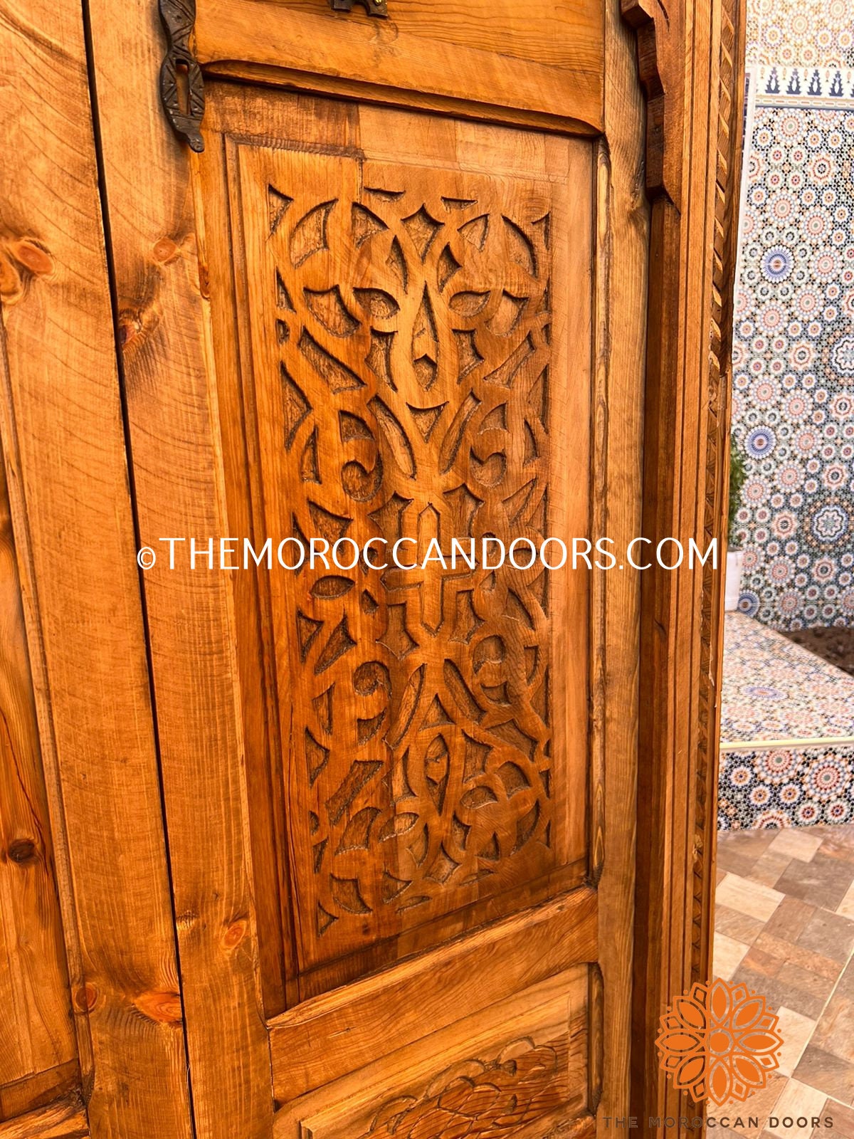 Traditional Geometric Carved Large Moroccan Double Panel Wooden Indoor Outdoor Moroccan Wooden Door With Iron Window Fer forgé Architectural