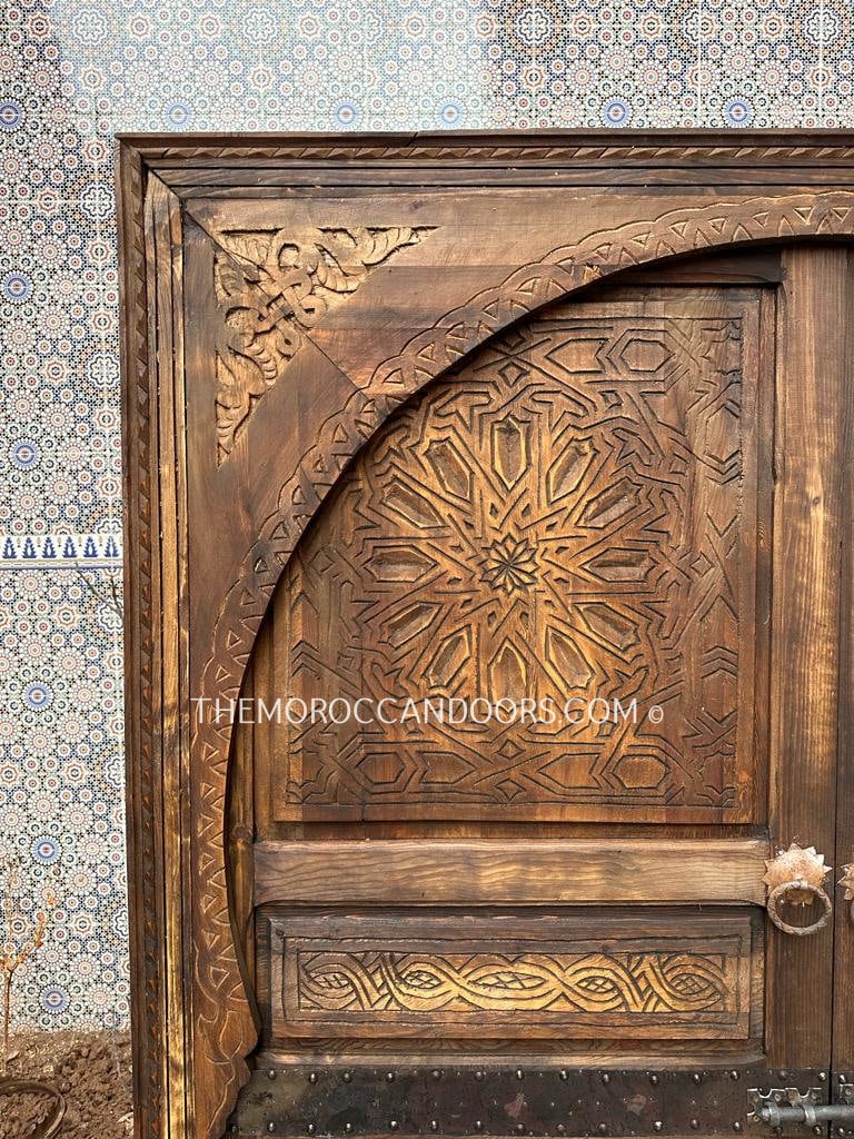 Superior quality Moroccan wood door - Carved wrought iron lock - Handcrafted - Unique decoration for the house