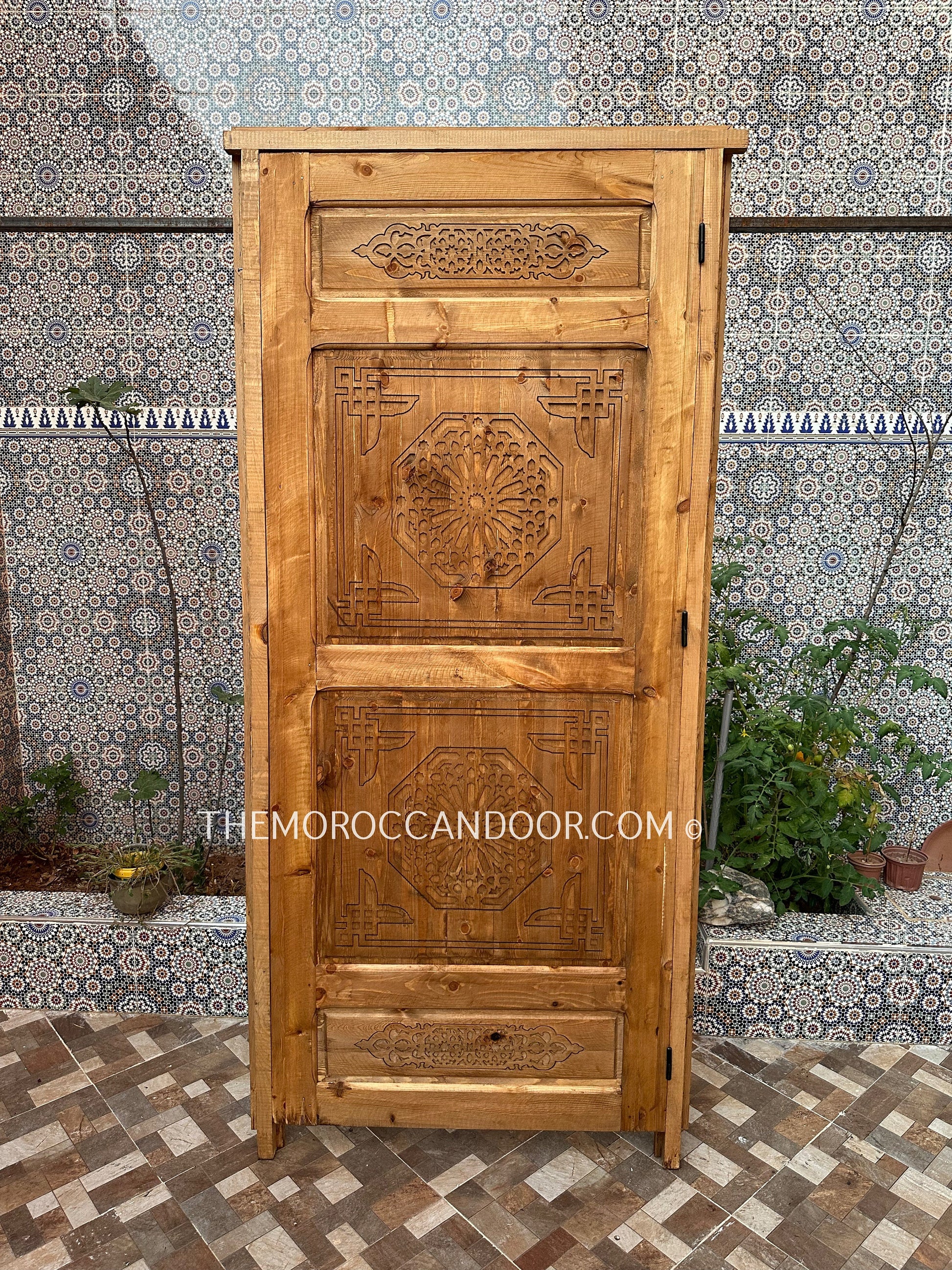 Unique blend of tradition and modernity in a carved door