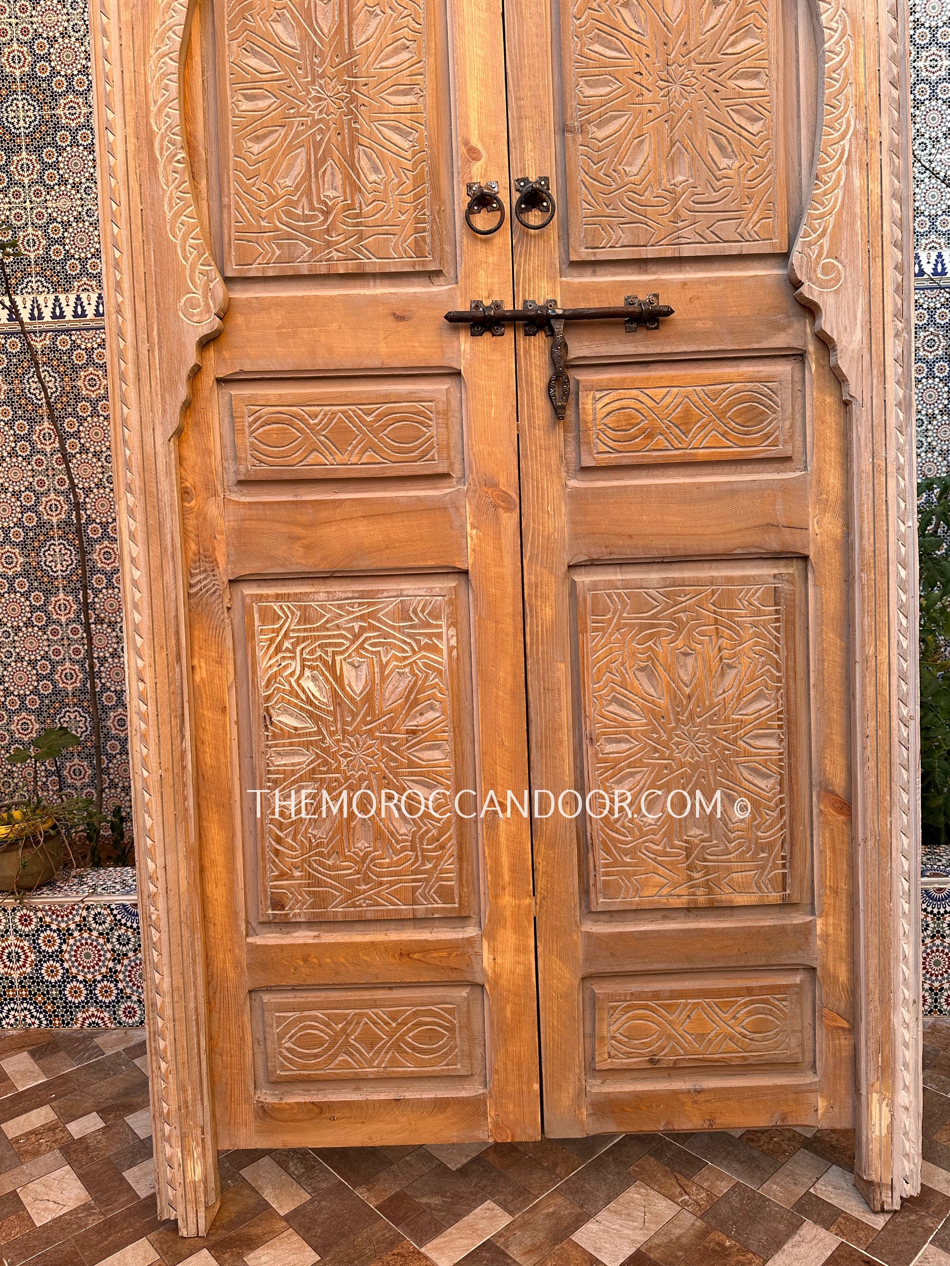 Hand-Carved White Degradé Door - Elegance and Moroccan Craftsmanship, Bring the Magic of Morocco to Your Home with a Custom Carved Door