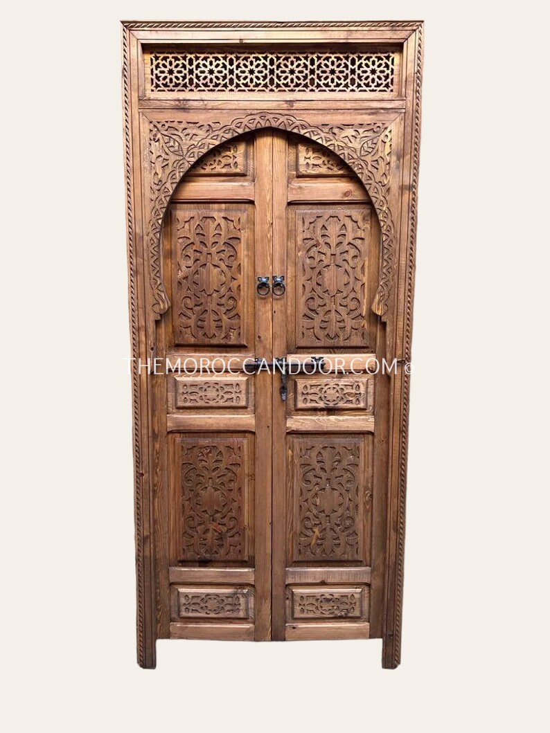 Exquisite Vintage-Inspired Carvings - Handcrafted Moroccan Carved Door - Elegance and Authenticity for your Interior.